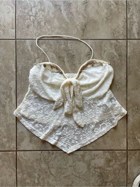 SHEIN Cream Lace Halter Crop Top